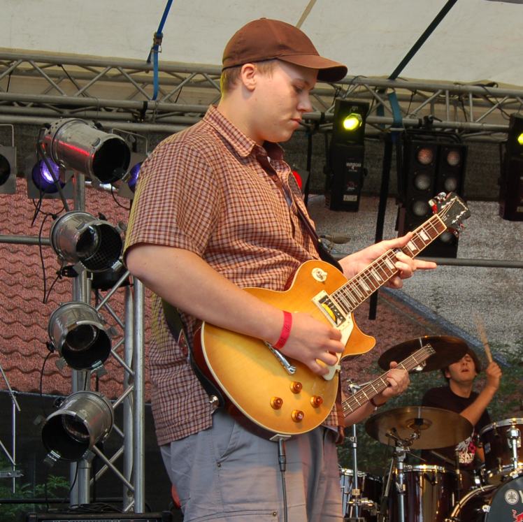 {short description of image}